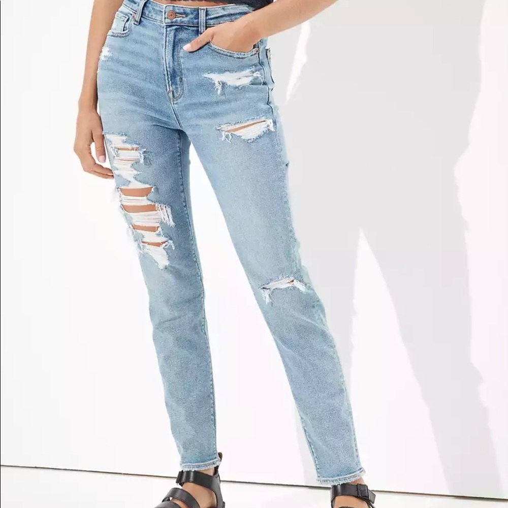 AE Stretch Ripped Mom Jean, size 6.